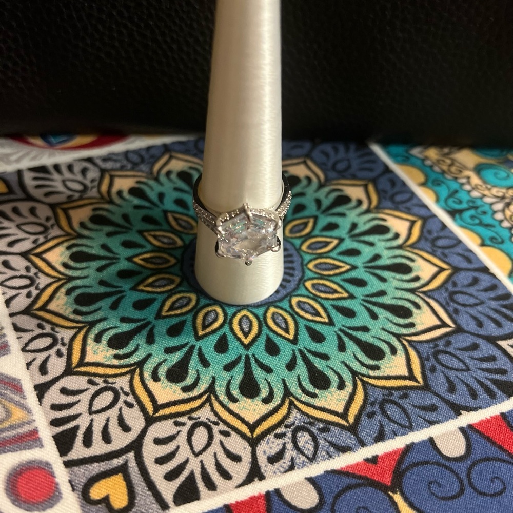 Bomb Party Ring RG90126 Whispers Of The Heart Diamond CZ on Rhodium Size 9 - Picture 4 of 6